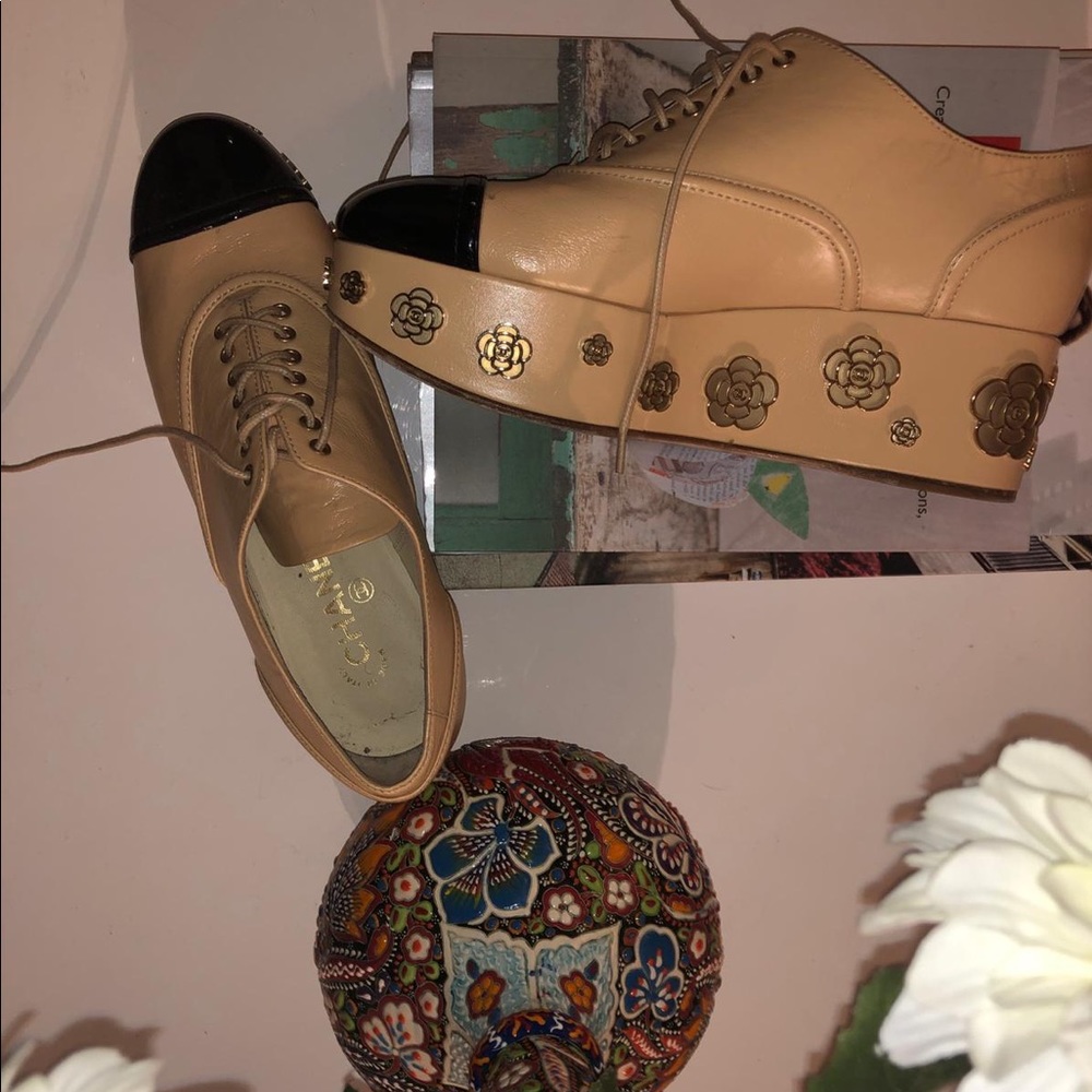 CHANEL BEIGE LEATHER CAMELLIA